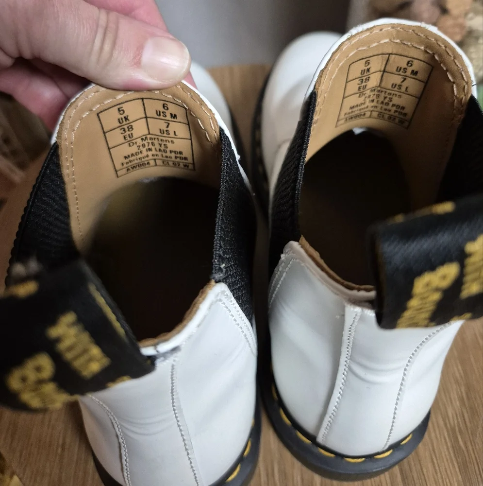 Dr. Martens Size 7 2976 White Black Leather Platform Chelsea Boot